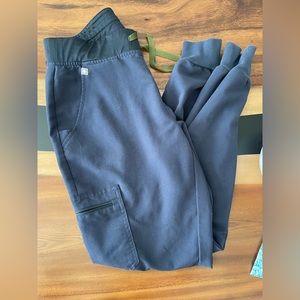 Size SMALL FIGS Limited Edition: Quiet Navy